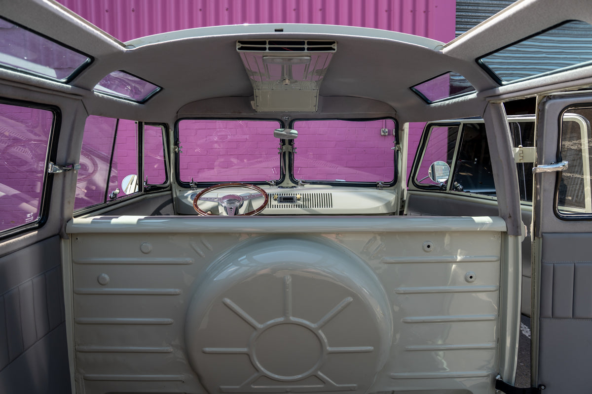 1958 23 Window Samba